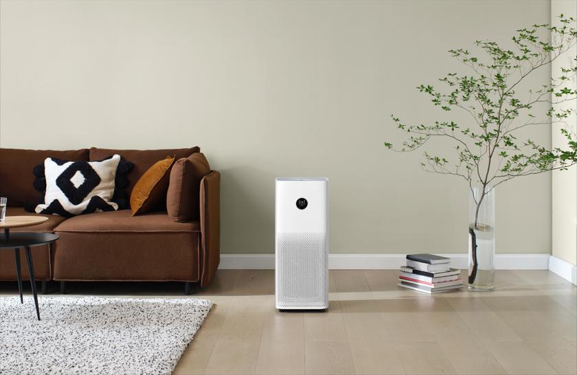 Xiaomi Air Purifier 4 Pro w salonie